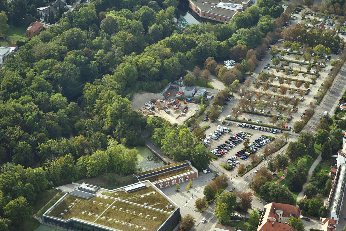 Parkplatz Hallenbad - Sportbad