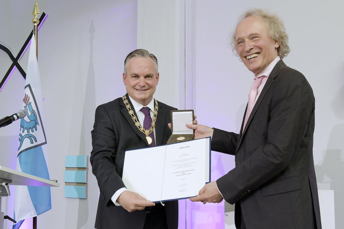 Goldene Bürgermedaille für Gabriel Engert