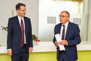 Bild vergr&ouml;&szlig;ern: Oberbürgermeister Dr. Michael Kern (l.) zusammen mit Hans Maier, geschäftsführender Stiftungsvorstand