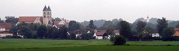Kirchen Biburg und Allersdorf. Foto: Kurt Scheuerer