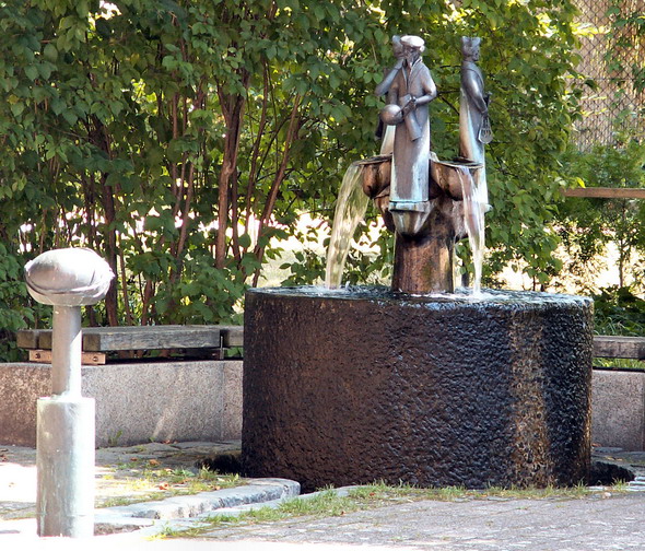 FOS-Brunnen. Foto: Kurt Scheuerer