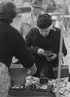 Wochenmarkt Ingolstadt 1955. Foto: Kurt Scheuerer